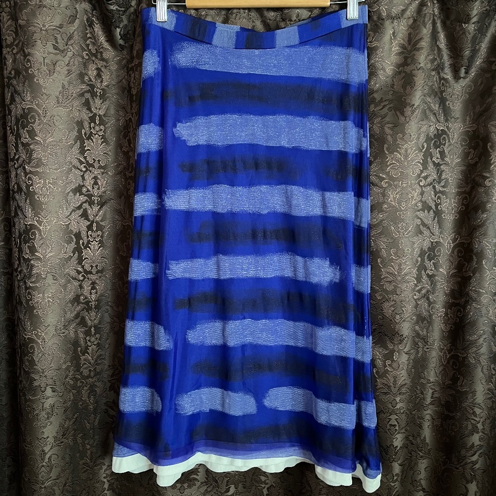 Nikki Rich Skirt Stretch Fit Fabric Size Medium NWT